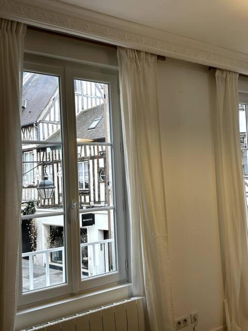 Appartamento Le Petit Paris Compiègne Esterno foto